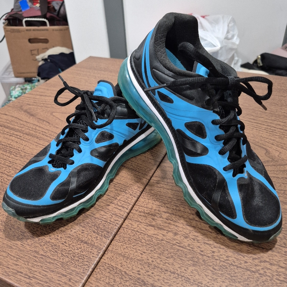 EUC 2011 Womens Nike Air Max Sneakers